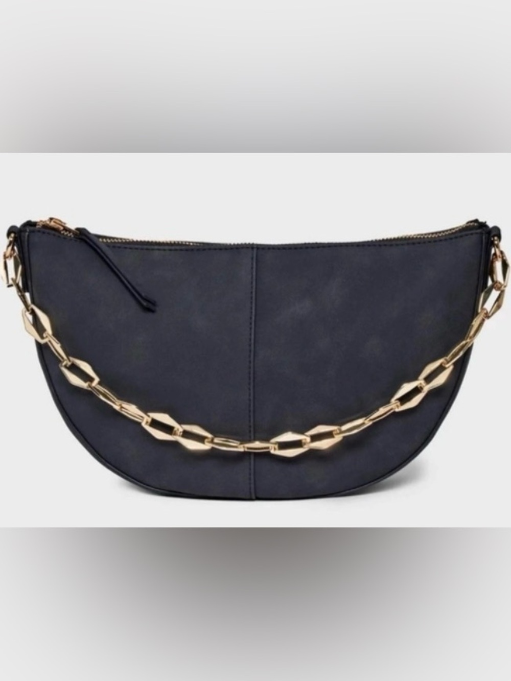 Universal thread black croissant, shoulder bag with gold chain